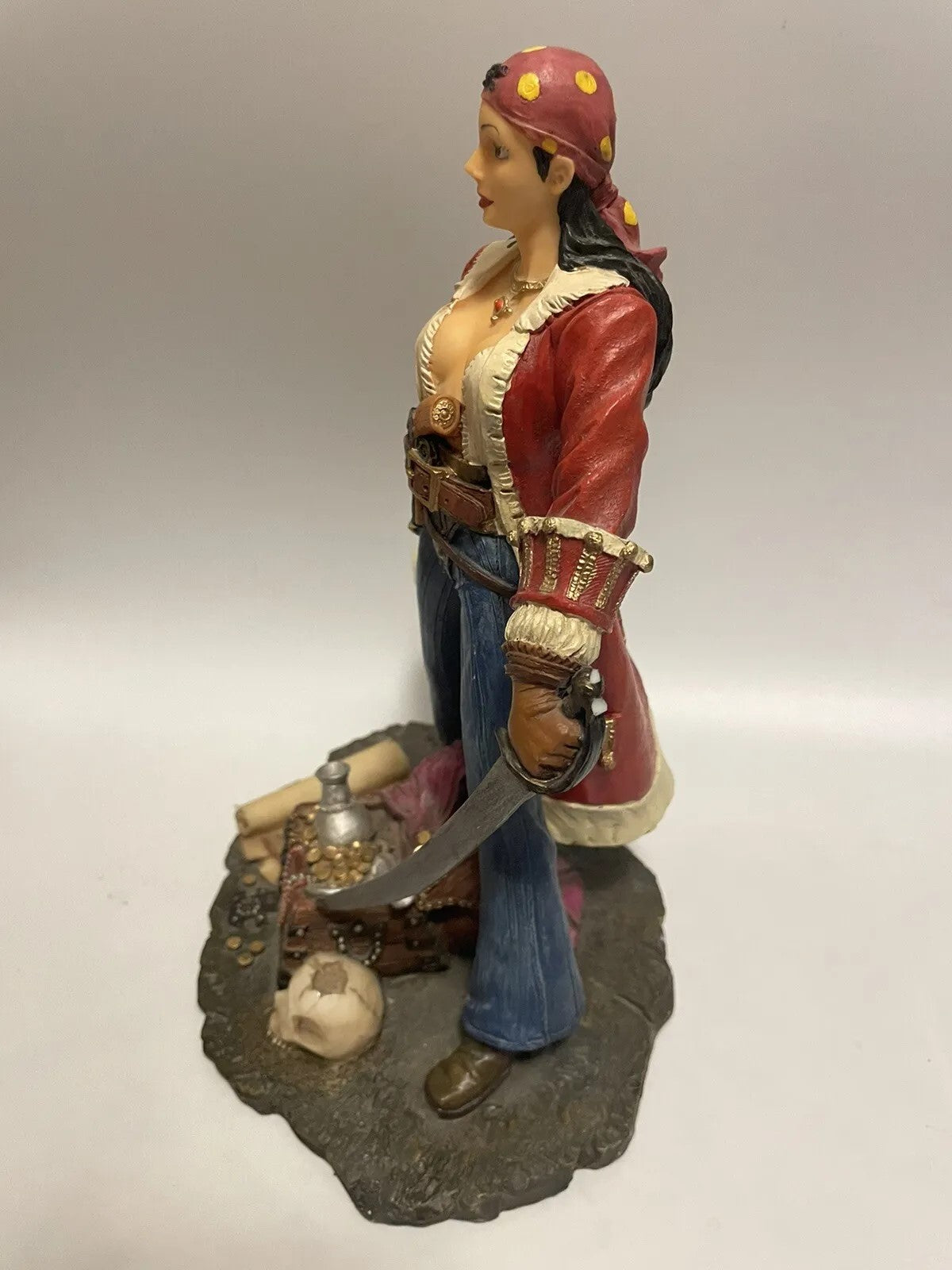 MYTHS & LEGENDS PIRATE GIRL Figurine
