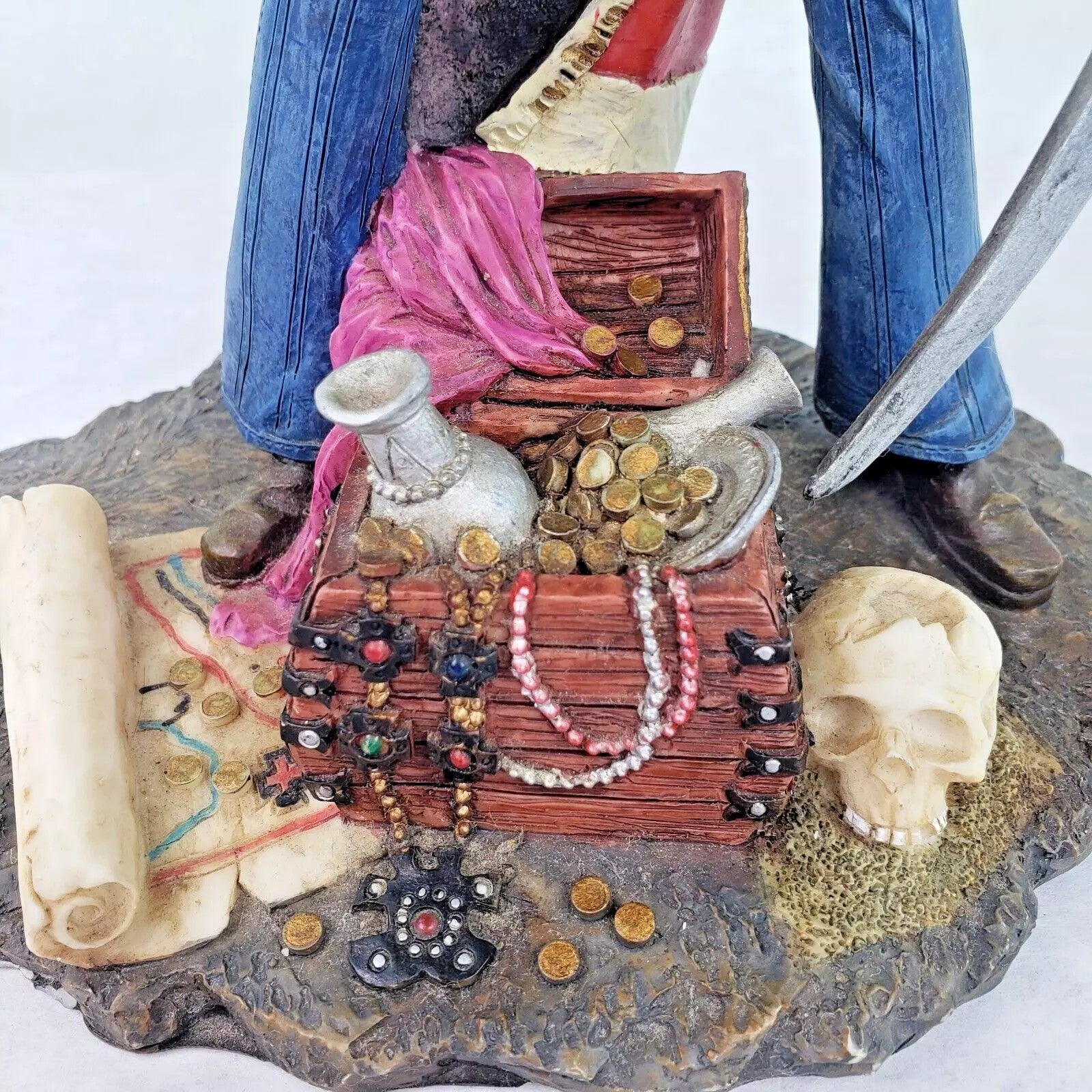 MYTHS & LEGENDS PIRATE GIRL Figurine
