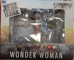 JUSTICE LEAGUE GALLERY WONDER WOMAN PVC Statue